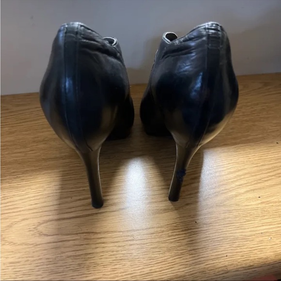 Nine West high heels. Size 6.5. Good shape. Only worn a couple times. Black. - Picture 3 of 3